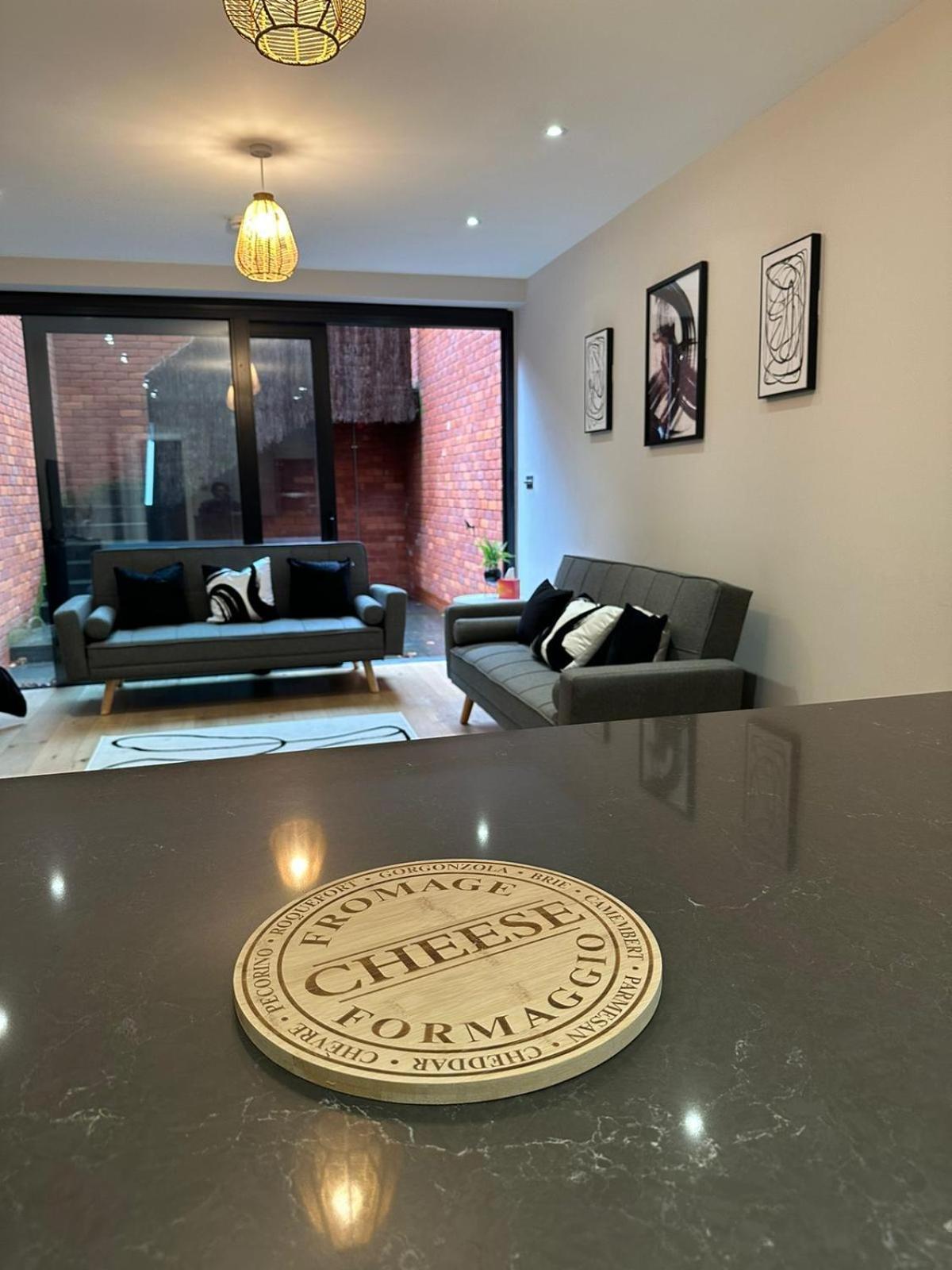 Richardson Deluxe Apartments - 3 Bed London Bagian luar foto